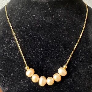 High Lust Freshwarer Pearl Necklace with Cream Pearls and Gold Accents